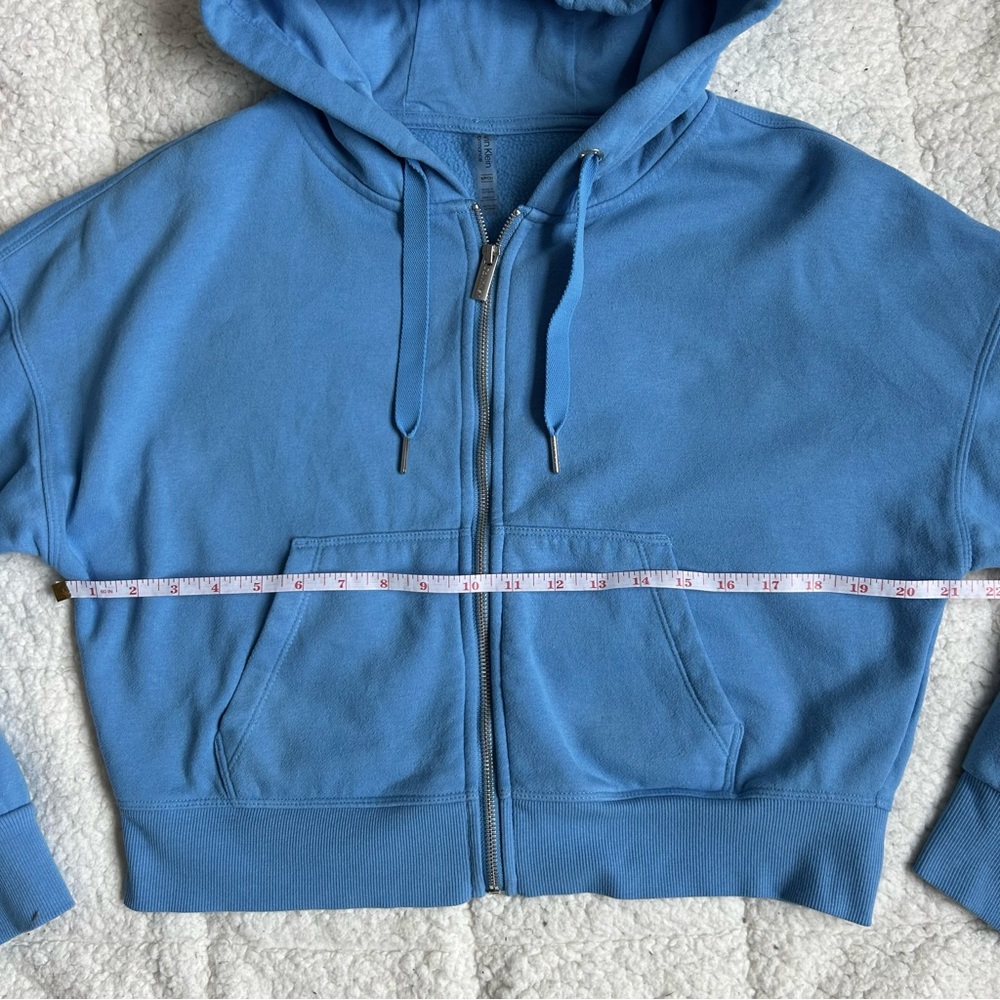 CALVIN KLEIN Performance Light Blue Cropped Hoodie Zip Up - Picture 6 of 12